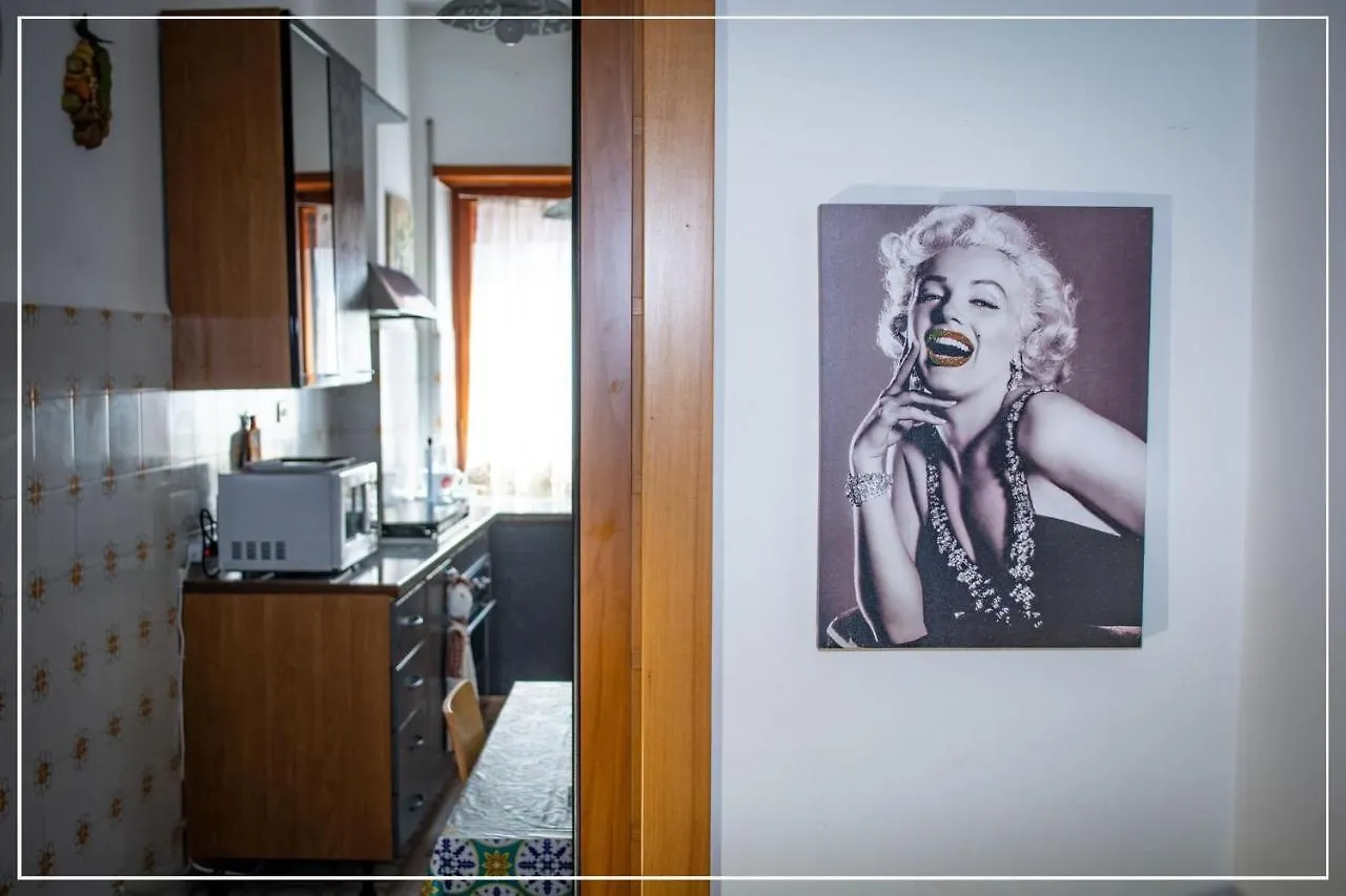 Robby Location Apartment Lido di Ostia