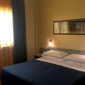 Hotel Ping Pong, Ostia